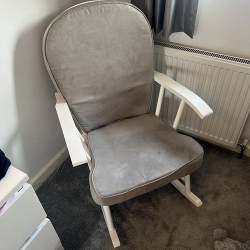 Nursery rocking chair feeding - nursery,